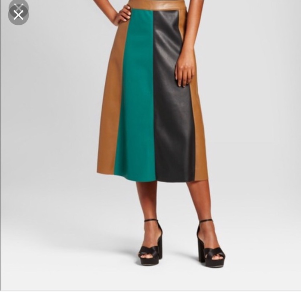 14W FAUX LEATHER SKIRTS - Picture 2 of 5